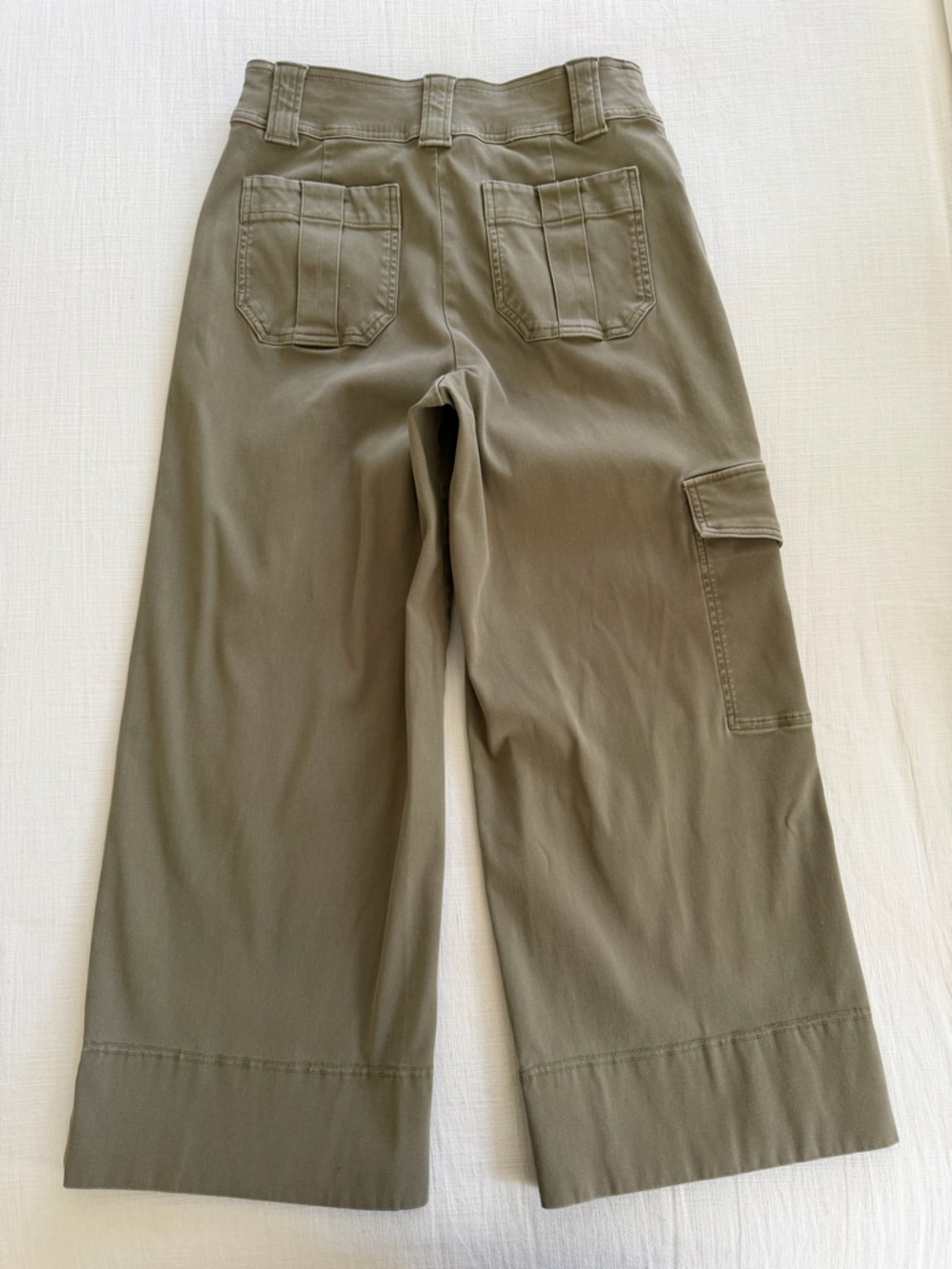 Spanx Stretch Twill Cargo Pants in Olive Size Medium - Picture 3 of 14